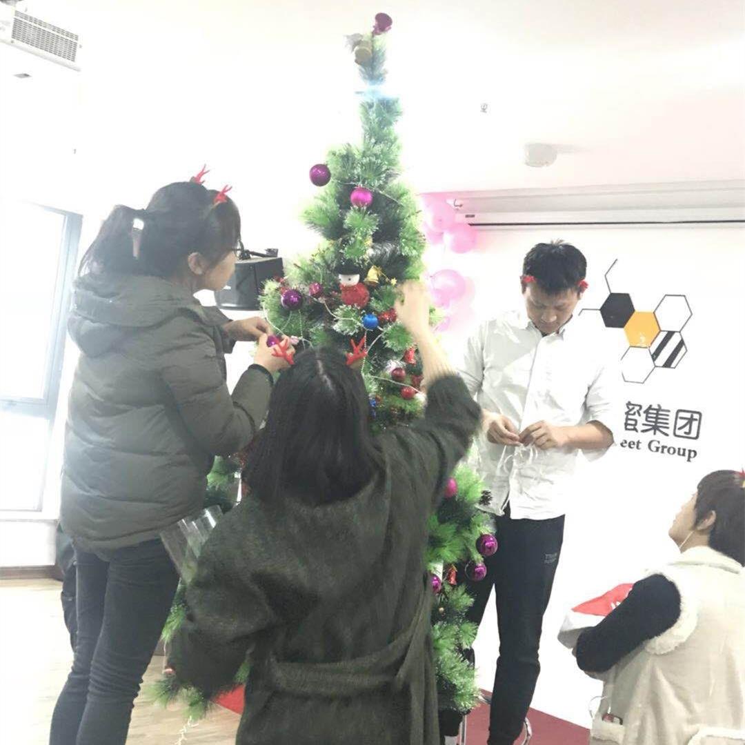 装扮圣诞树